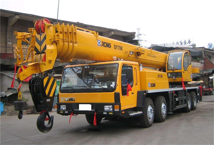 富蕴县吊车出租选择重点