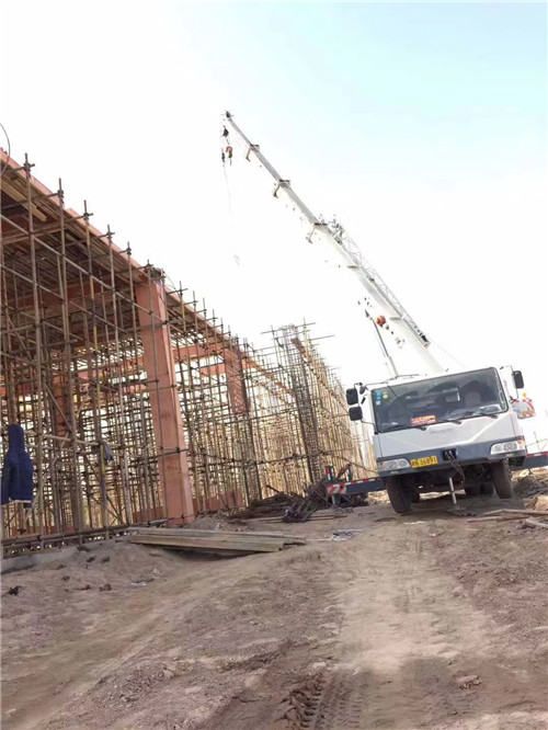 富蕴县吊车作业的安全注意事项有哪些？